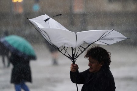 Informare meteo de vant in toata tara. Marti, Cod galben de vant in 13 judete