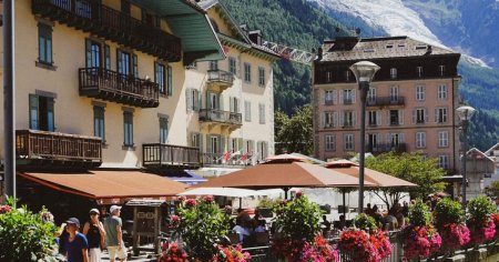 Valea Chamonix din Alpii francezi restrange numarul locuintelor inchiriate turistilor. Motivele masurii