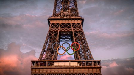 JO 2024: Primarul Parisului vrea sa pastreze inelele olimpice pe <span style='background:#EDF514'>TURNUL EIFFEL</span>