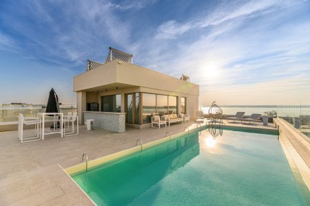 Seascape Villa: un refugiu romantic pentru cupluri