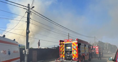 Incendiu la un azil de batrani din Tulcea. Zeci de persoane evacuate. Planul rosu activat VIDEO