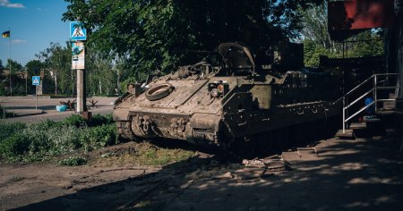 Noua metoda a Ucrainei de a face fata atacurilor lansate de Rusia: scuturi pentru vehiculele de lupta Bradley