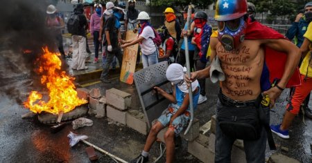 Proteste violente in Venezuela dupa victoria controversata in alegerile prezidentiale a autocratului Nicolas Maduro. Ne-am saturat de asta, vrem libertate