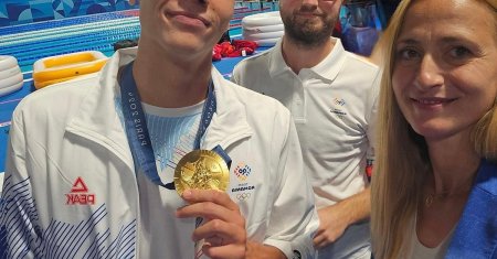 Vedetele se mandresc cu David Popovici! Cine il lauda mai tare si mai frumos pe campionul olimpic medaliat cu aur la JO de la Paris! In sfarsit, putem vorbi despre sport, nu despre ceremonia de deschidere...