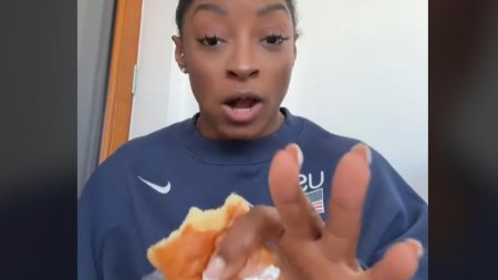 Gimnasta americana Simone Biles critica mancarea din Satul Olimpic. Reactia ei cand gusta pain au chocolat