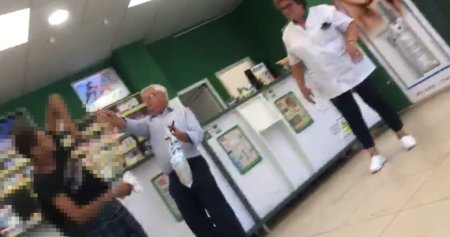 VIDEO. Primarul din Rosiorii de Vede, filmat in timp ce se bate cu un barbat, intr-o farmacie: „Am facut ce trebuia”. Reactia Politiei