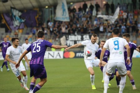 Florin Salam si Tzanca Uraganu i-au mutat pe jucatorii Craiovei din cantonament. Liniste, nu zgomot, inaintea partidei decisive cu Maribor!