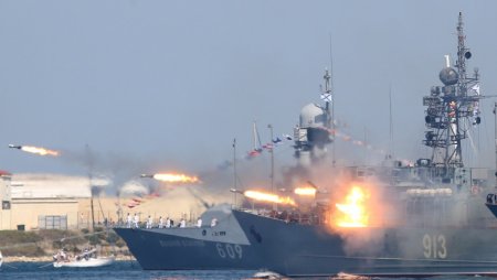 Rusia desfasoara exercitii militare pe o insula disputata din apropierea Japoniei