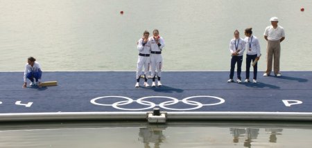 Ionela Cozmiuc, suferinta vizibila pe podiumul olimpic. Abia a rezistat in picioare!