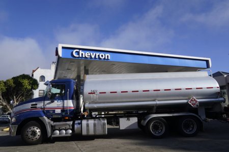 California pierde teren. Gigantul petrolier Chevron a anuntat ca isi muta sediul in Texas