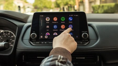 Probleme cu Android Auto? Mai multi utilizatori se plang de comenzile vocale