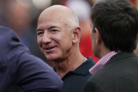 Averea lui Jeff Bezos scade cu 21 de miliarde de dolari dupa ce actiunile Amazon s-au prabusit