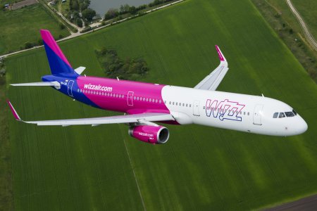 Ce salariu are un pilot Wizz Air fata de cel de la Emirates