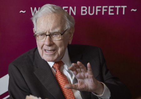 Gigantul <span style='background:#EDF514'>BERKSHIRE</span> Hathaway a legendarului Warren Buffett a renuntat la peste jumatate din participatia la Apple