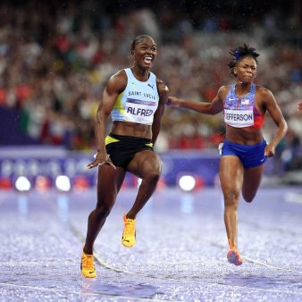 O atleta din Santa Lucia e noua campioana olimpica la 100 metri