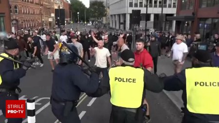 Noi marsuri anti-migranti in Marea Britanie. Unele s-au incheiat cu ciocniri intre fortele de ordine si manifestanti