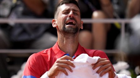 Novak Djokovic a castigat aurul la JO 2024. Imagini emotionante cu sarbul in lacrimi, dupa finala cu Alcaraz