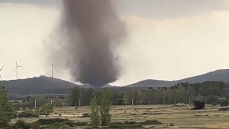 Imagini incredibile cu o tornada rara in Spania (VIDEO)