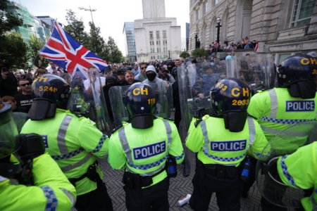 Keir Starmer condamna violentele extremei drepte, in timp ce protestele se extind in Marea Britanie