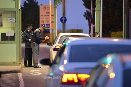 Trafic intens la frontiere: Peste 250.000 de persoane au intrat duminica in tara