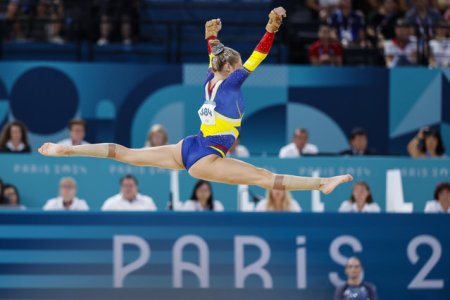 Nadia Comaneci a cerut explicatii arbitrilor dupa finala de la proba de sol de la Jocurile Olimpice