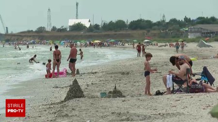 Plajele din Vadu si Corbu s-au golit in urma alertei sanitare. Cum ar fi fost contaminata marea cu E.coli