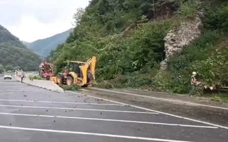 CNAIR: A fost reluat traficul pe sectorul de drum Boita - Lazaret