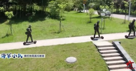 Comandourile navale chineze s-au antrenat cu skateboarduri electrice si pasari in chip de drone VIDEO