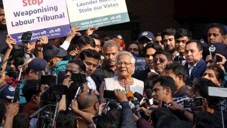 Studentii din Bangladesh vor un guvern interimar condus de laureatul Premiului <span style='background:#EDF514'>NOBEL</span> pentru Pace, Muhammad Yunus