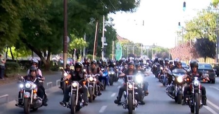 Parada cu peste 250 de motociclisti, la Timisoara, in memoria legendarului Nicu Covaci: 