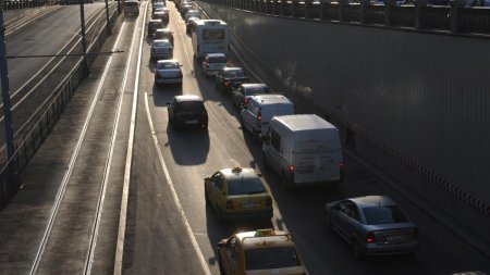 Noile reguli impuse de ASF pentru scumpirea politelor RCA sunt discriminatorii: Dupa criteriul bombardieri cu BMW se poate aplica si tariful majorat pentru blonde