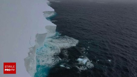 Cel mai mare aisberg din lume se invarte pe loc la nord de Antarctica. Fenomenul ii sperie pe oamenii de stiinta