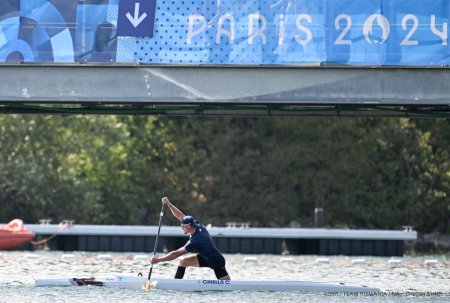 Cu Lord inainte » Catalin Chirila intra azi in competitia de la Paris, avand pe canoe imaginea cainelui sau