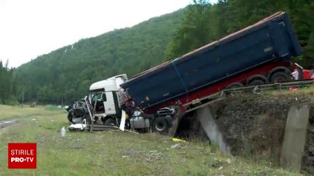 Un barbat de 31 de ani a murit intr-un carambol cu trei vehicule, in Bistrita-Nasaud. 