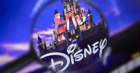 Parcurile <span style='background:#EDF514'>DISNEY</span>, ocolite de vizitatori. Cu cat a scazut profitul companiei