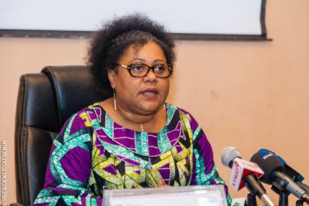 Ministra Afacerilor Sociale din Republica Benin, nascuta in Romania, se intalneste cu Natalia Intotero