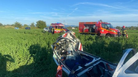 Incident aviatic: Un planor a aterizat fortat pe un camp langa Gara Deva. Pilotul a fost ranit