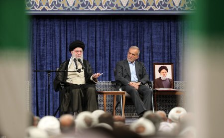 Noul presedinte iranian, Masoud Pezeshkian, il roaga pe ayatollahul Ali Khamenei sa  evite un razboi cu Israelul | Iran International