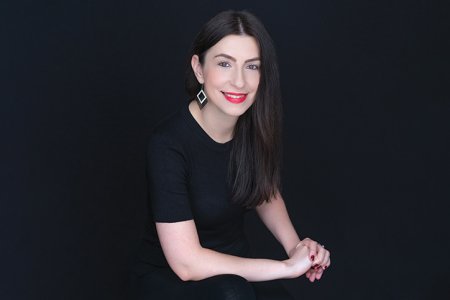 ZF IT Generation. Raluca Epureanu, fondatoare si CEO, FlairMakers: Am lansat aplicatia in iunie la Londra si avem deja 20 de clienti, mare parte hoteluri din centrul orasului, si 150 de freelanceri inscrisi. Acum avem deschisa o runda de finantare in valoare totala de 500.000 de lire sterline