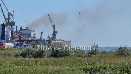 Incendiu la un vapor aflat in santierul naval Midia. ISU: Patru persoane, posibil surprinse in interior