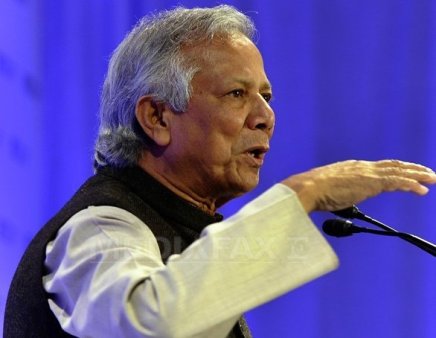 Laureatul Nobel pentru pace, Muhammad Yunus, a preluat conducerea guvernului Bangladeshului