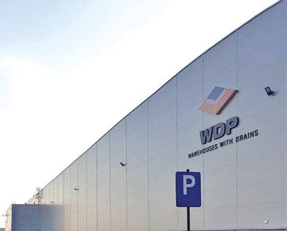 WDP investeste 20 mil. euro pentru extinderea cu 15.000 de metri patrati a depozitului din <span style='background:#EDF514'>STEFANESTII DE JOS</span> pentru retailerul Metro. Livrarea este planificata pentru al treilea trimestru din 2025. In Romania, WDP detine 73 de proprietati din cele 305 pe care le are in total.