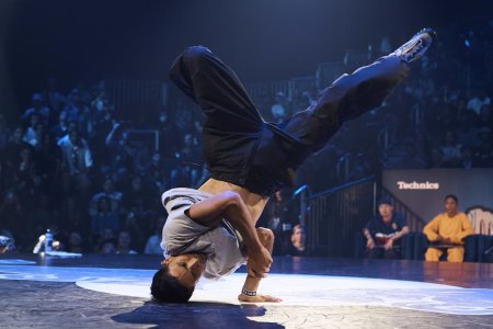 Breakdancing olimpic: un spectacol de atletism si creativitate