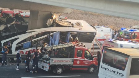 11 morti si 26 de raniti dupa ce <span style='background:#EDF514'>UN AUTOCAR</span> a izbit piciorul unui pod, in Ankara. Nu exista nicio urma de franare