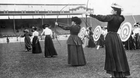 Imagini inedite de la Jocurile Olimpice din 1908. Doar 1% dintre sportivi erau femei. Eruptia Vezuviului a mutat editia la Londra