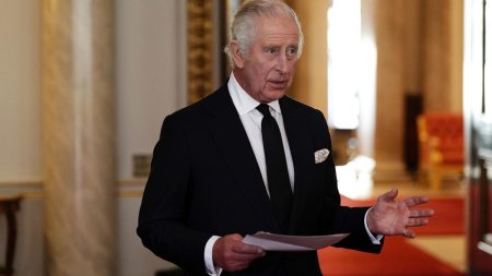 Regele Charles vorbeste pentru prima oara despre violentele din ultimele zile din Marea Britanie si a transmis un mesaj politiei