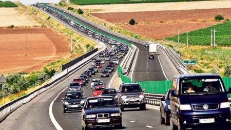 Trafic blocat pe A2 Bucuresti-Constanta, la kilometrul 43, in urma unui carambol cu opt masini