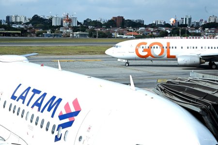 Doua avioane pline cu pasageri s-au ciocnit pe un aeroport din Brazilia | VIDEO