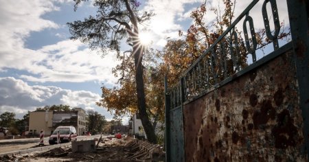 Explozii la Kiev: Un barbat si fiul sau au fost ucisi in bombardamentele rusesti, alte <span style='background:#EDF514'>TREI PERSOANE RANITE</span>