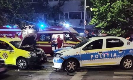 Accident grav in Bucuresti: o masina de politie a ricosat in doi pietoni care traversau strada. Un copil de 3 luni a ajuns la spital